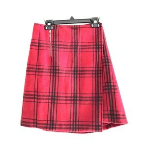 Red and black plaid zipper skirt